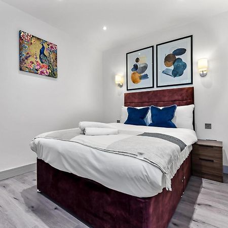 Amazing 2 Bedroom Apartment In Greater London Eksteriør bilde