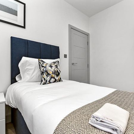 Amazing 2 Bedroom Apartment In Greater London Eksteriør bilde