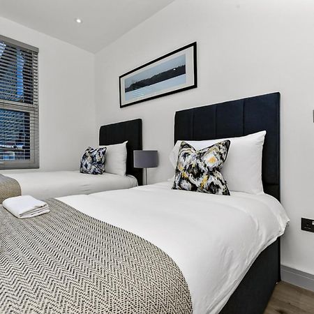 Amazing 2 Bedroom Apartment In Greater London Eksteriør bilde