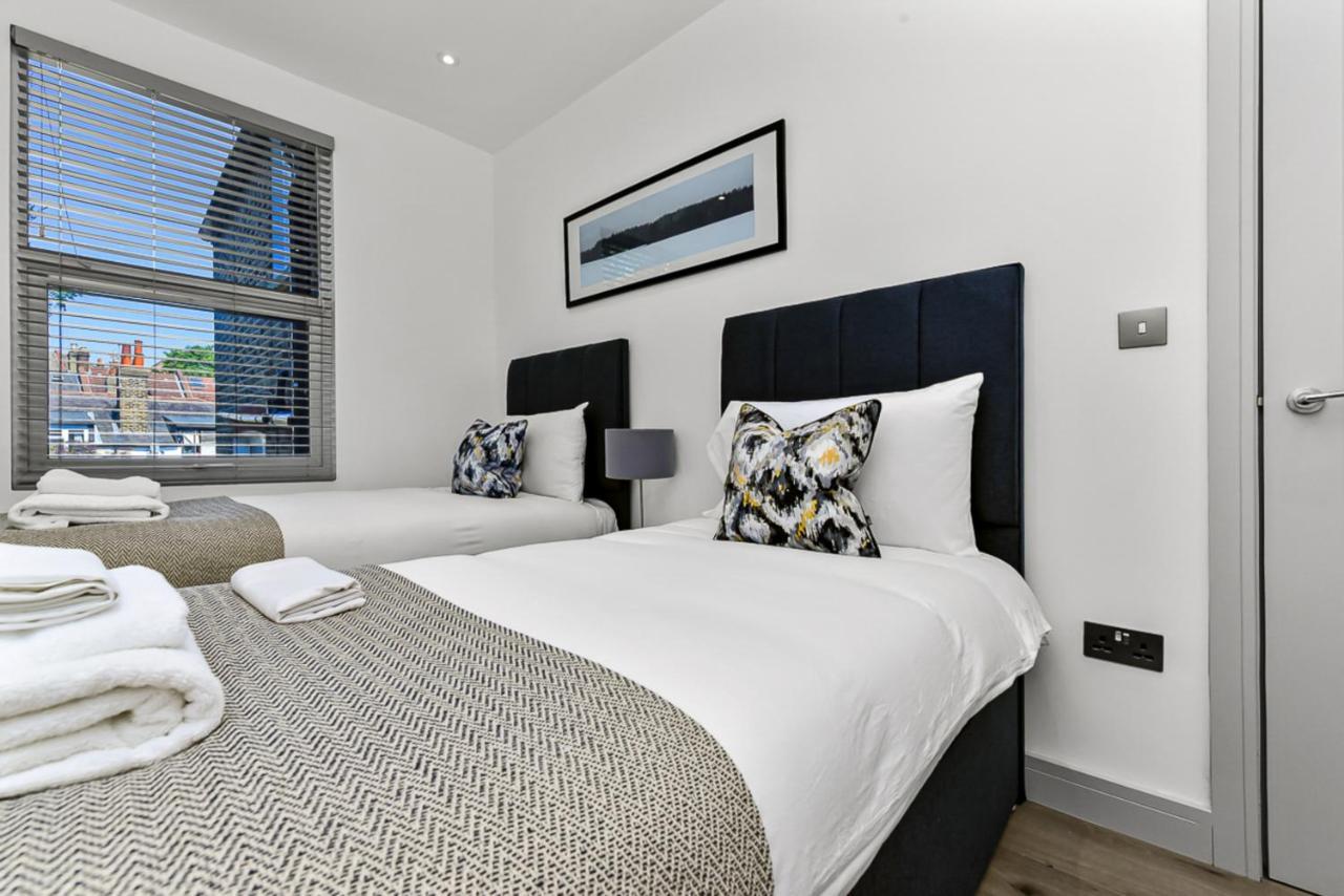 Amazing 2 Bedroom Apartment In Greater London Eksteriør bilde