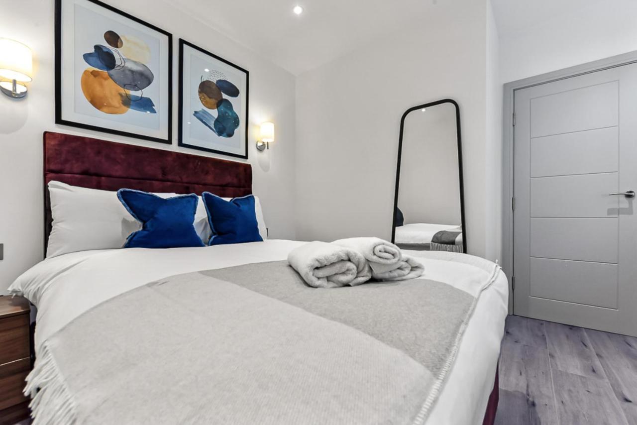 Amazing 2 Bedroom Apartment In Greater London Eksteriør bilde