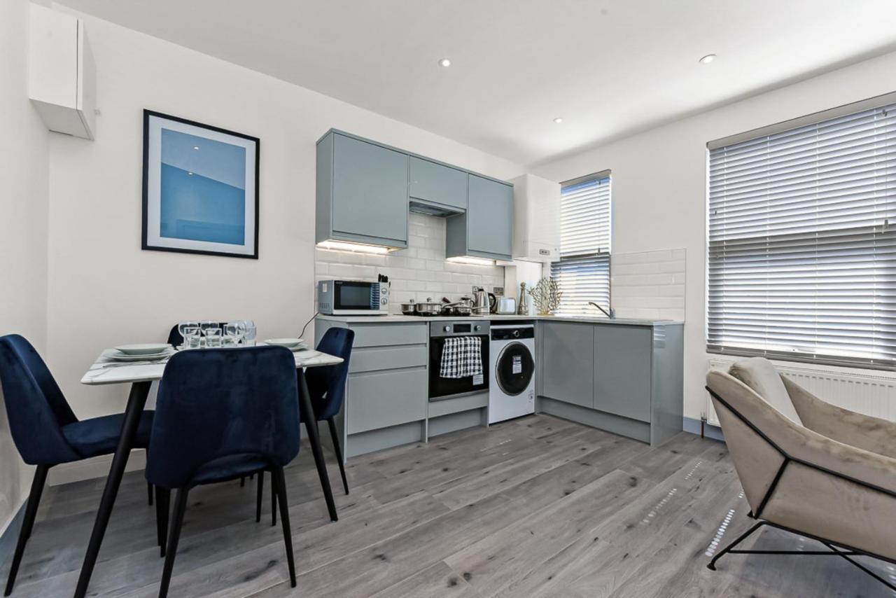 Amazing 2 Bedroom Apartment In Greater London Eksteriør bilde