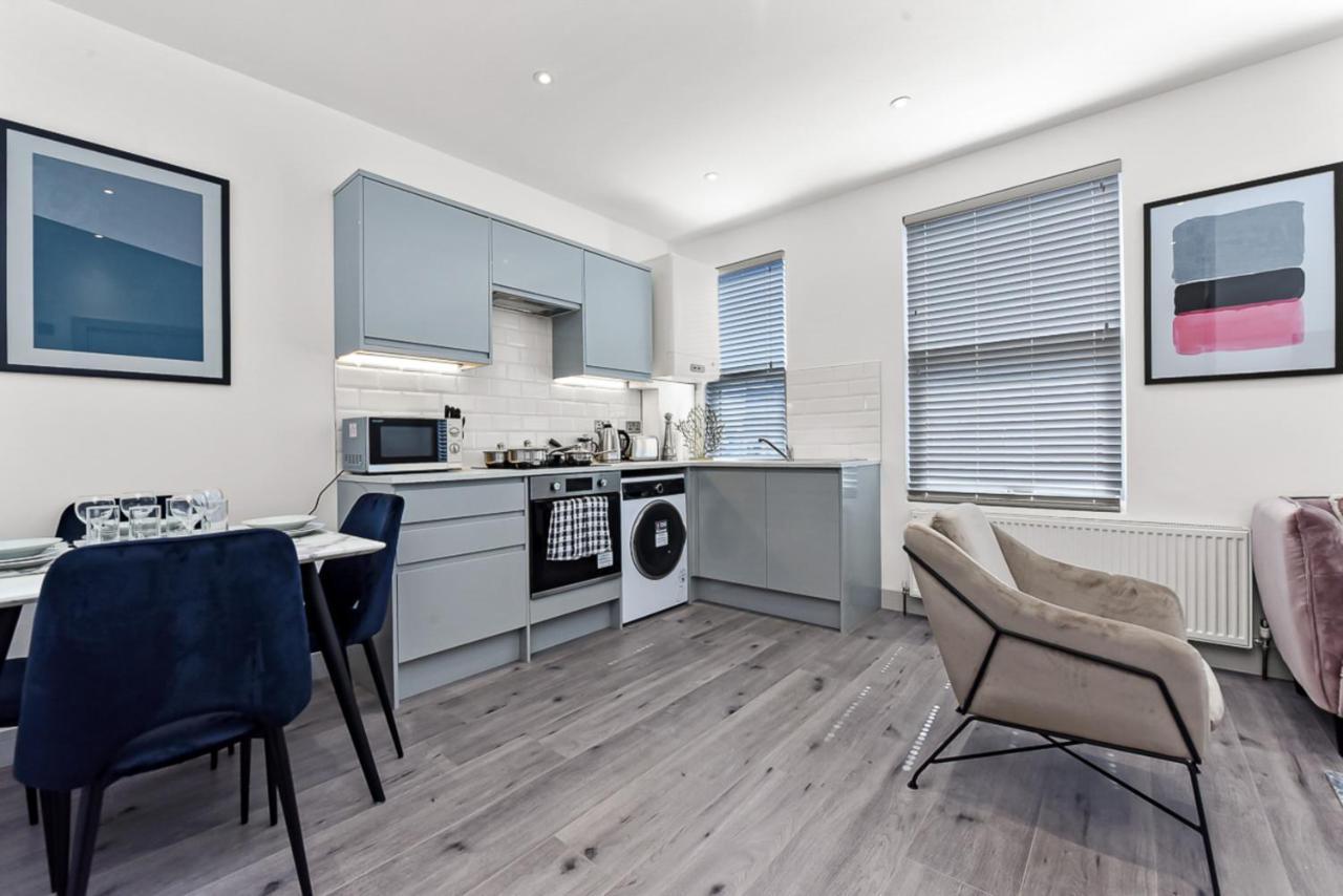 Amazing 2 Bedroom Apartment In Greater London Eksteriør bilde