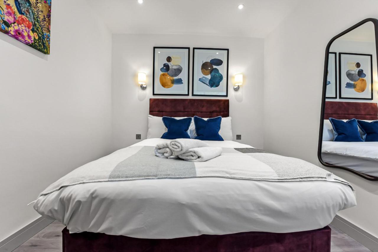 Amazing 2 Bedroom Apartment In Greater London Eksteriør bilde